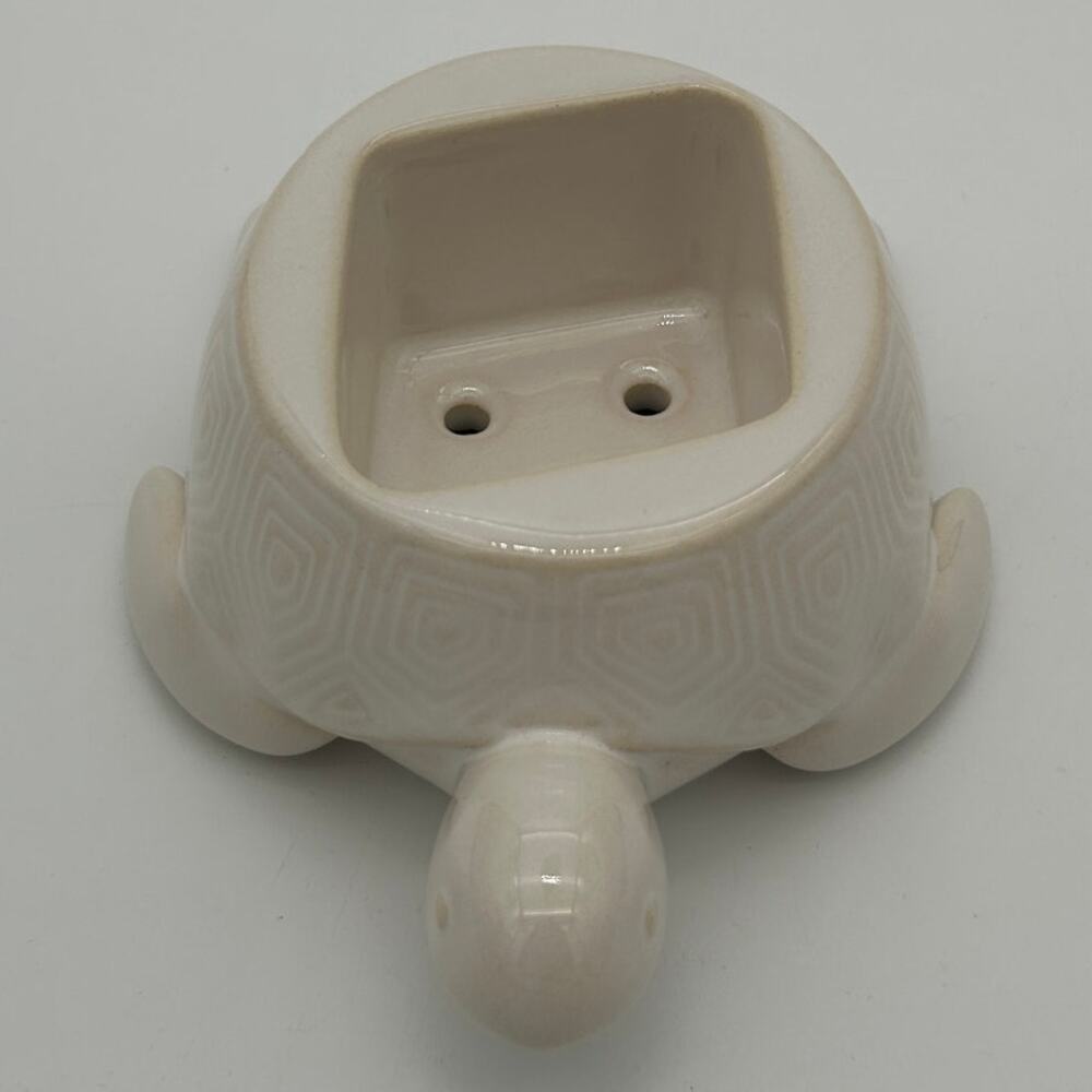 Bath & Body Works Ivory White Hawaii Sea Turtle Foaming Soap Holder